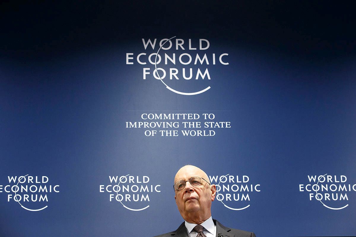 Klaus Schwab, Gründer und Präsident des Weltwirtschaftsforums (WEF), anlässlich der Präsentation für sein Jahrestreffen in Davos, am 13. Januar 2016 in Cologny bei Genf. Das übergreifende Thema des Weltwirtschaftsforums 2016 lautet «The fourth industrial revolution» (Die vierte industrielle Revolution). Foto: Keystone-SDA / Salvatore Di Nolfi 