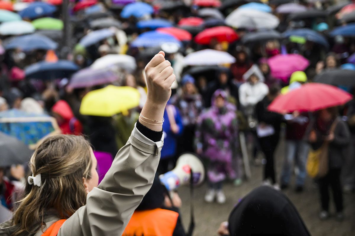 Frauen demonstrieren am 1. Oktober 2022 in Lausanne gegen das AHV-Alter 65 für Frauen. Foto: Keystone-SDA, Jean-Christophe Bott Frauen demonstrieren am 1. Oktober 2022 in Lausanne gegen das AHV-Alter 65 für Frauen. Foto: Keystone-SDA, Jean-Christophe Bott