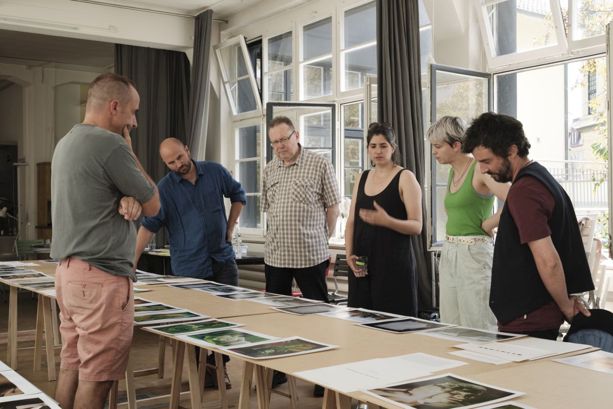 From left to the right: Nico Krebs, Taiyo Onorato, Christoph Tannert, Laurence Rasti, Danaé Panchaud, Alfio Tommasini - Photos: Christoph Kern From left to the right: Nico Krebs, Taiyo Onorato, Christoph Tannert, Laurence Rasti, Danaé Panchaud, Alfio Tommasini - Photos: Christoph Kern