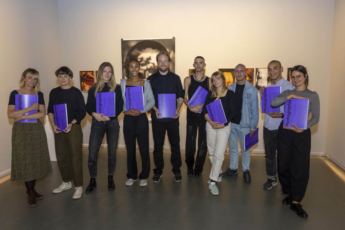 Photo de groupe avec les 10 finalistes du 26e vfg Prix Jeunes Talents de Photographiedes - Photo: Gian Vaitl Photo de groupe avec les 10 finalistes du 26e vfg Prix Jeunes Talents de Photographiedes - Photo: Gian Vaitl