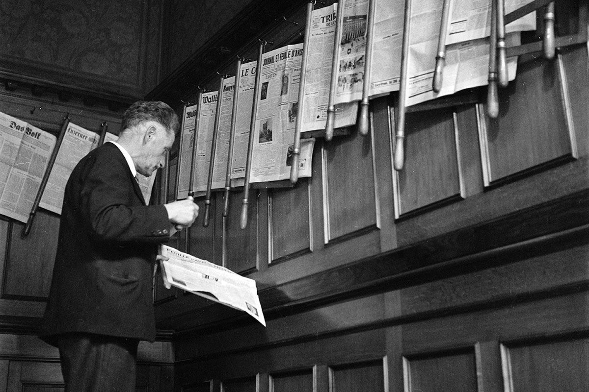 Historische Begleitung: Vorbereitungen zur Frühjahrsession des Parlaments am 14. April 1936 im Bundeshaus.  Foto: KEYSTONE / Photopress-Archiv
