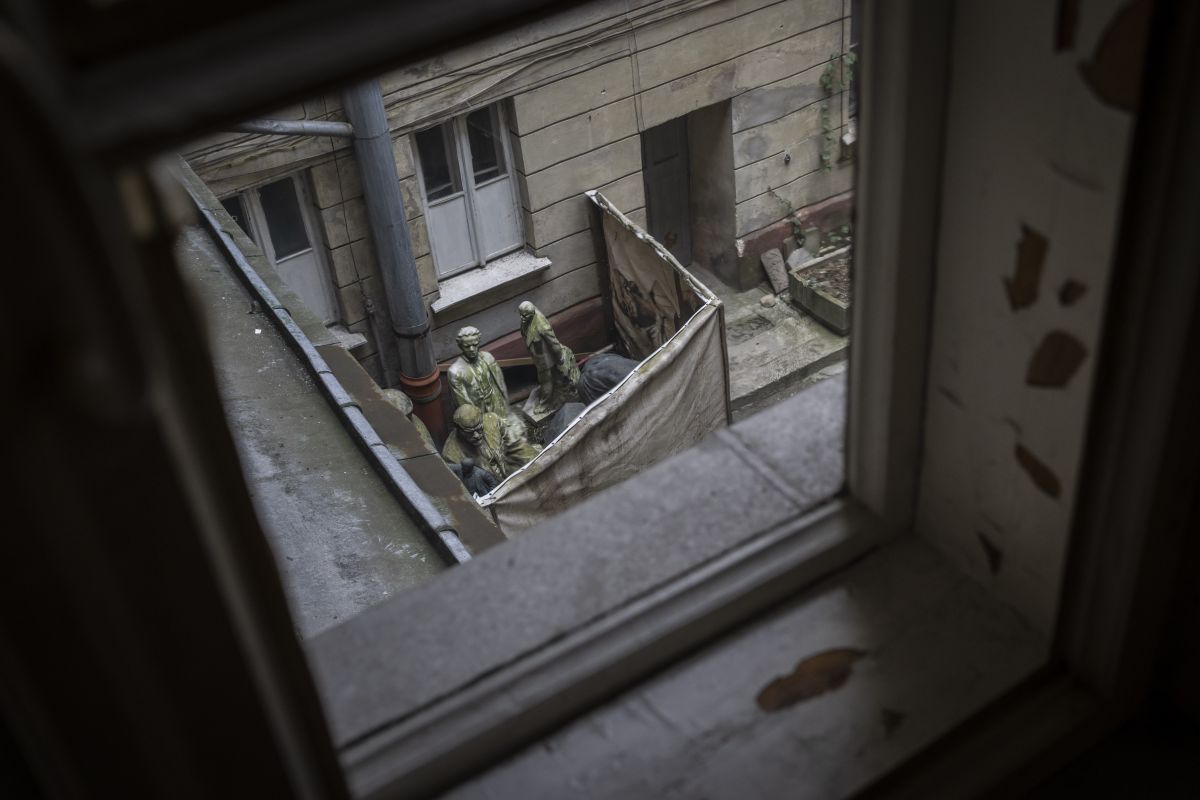 Des sculptures de Lénine dans la cour intérieure du Musée national Andrey Sheptytsky à Lviv. Photo: KEYSTONE/ AP Photo/ Bernat Armangué